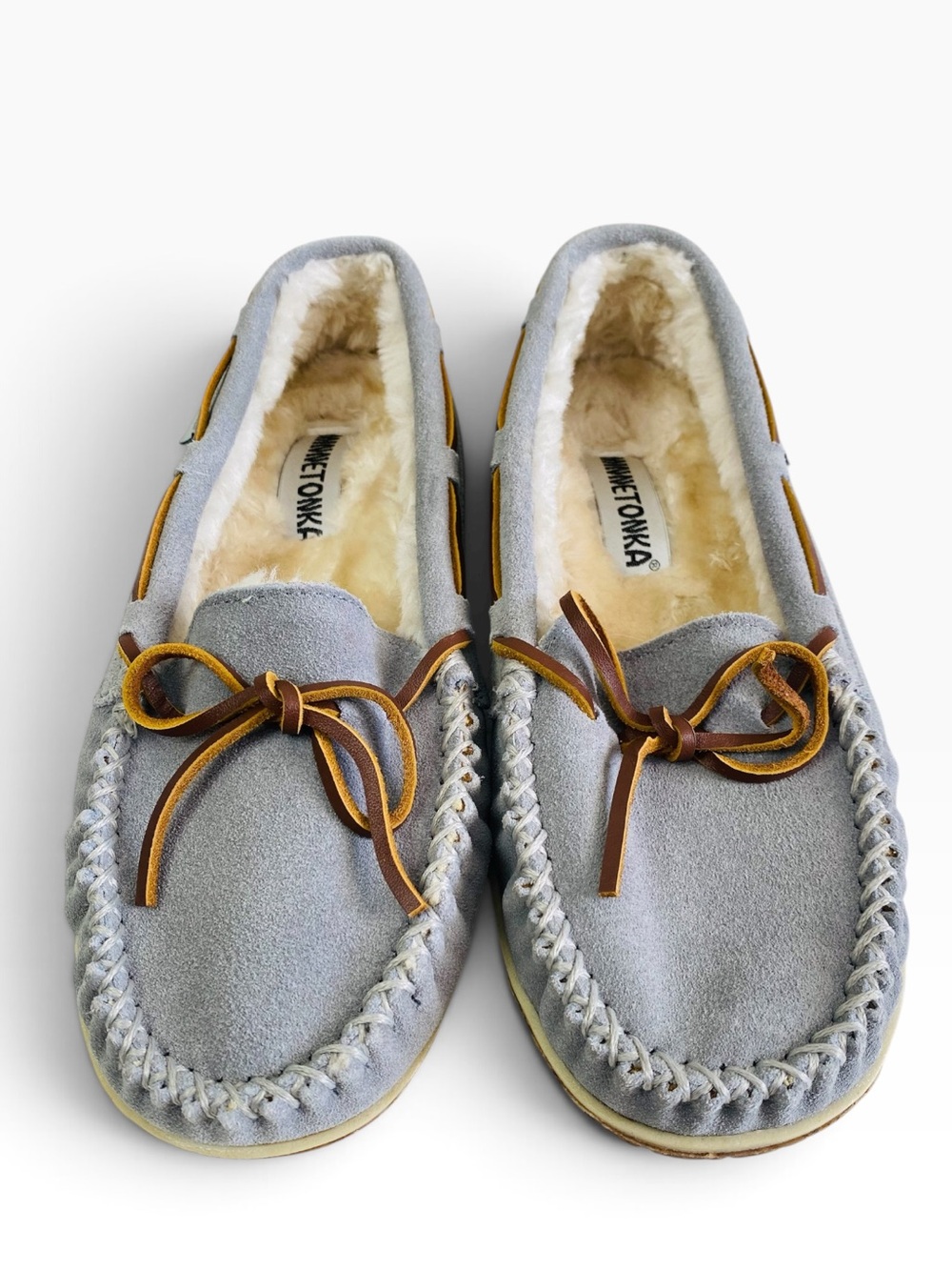 Minnetonka Tila Light Grey Suede Moccasin Slippers Size 9